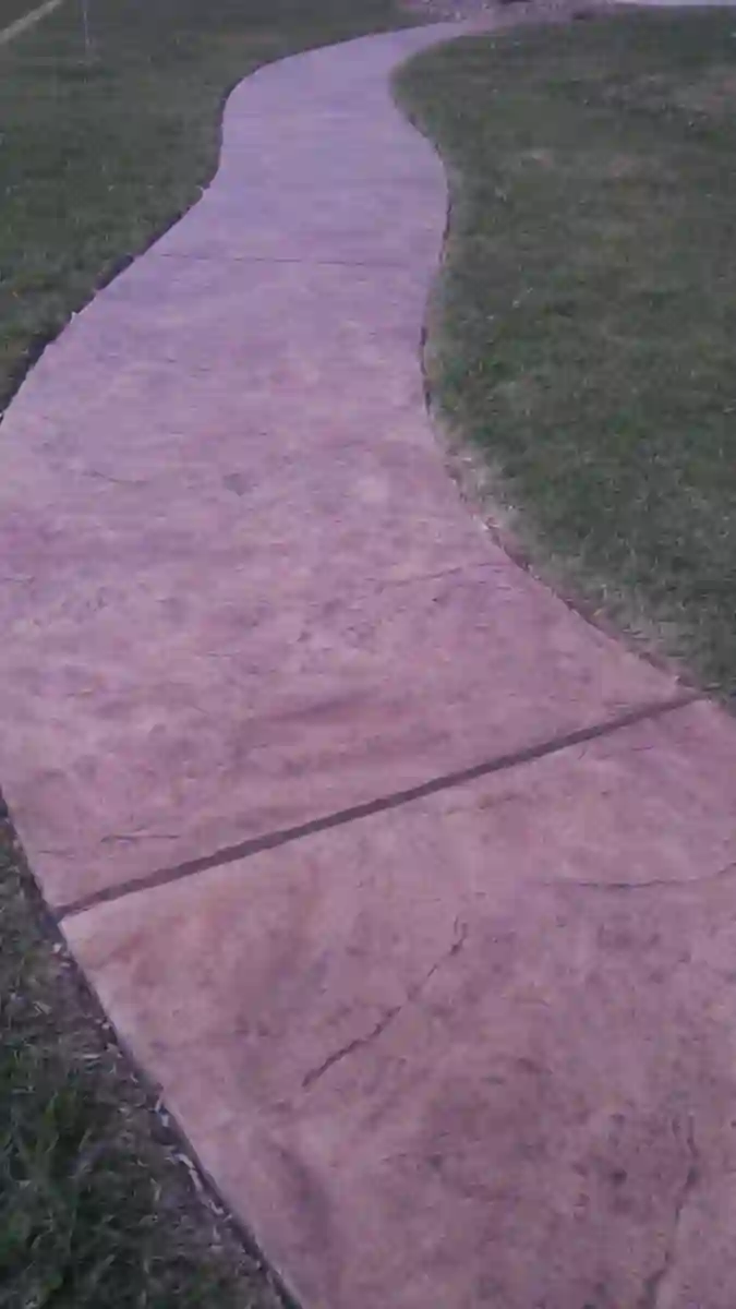 Walkway finish detail