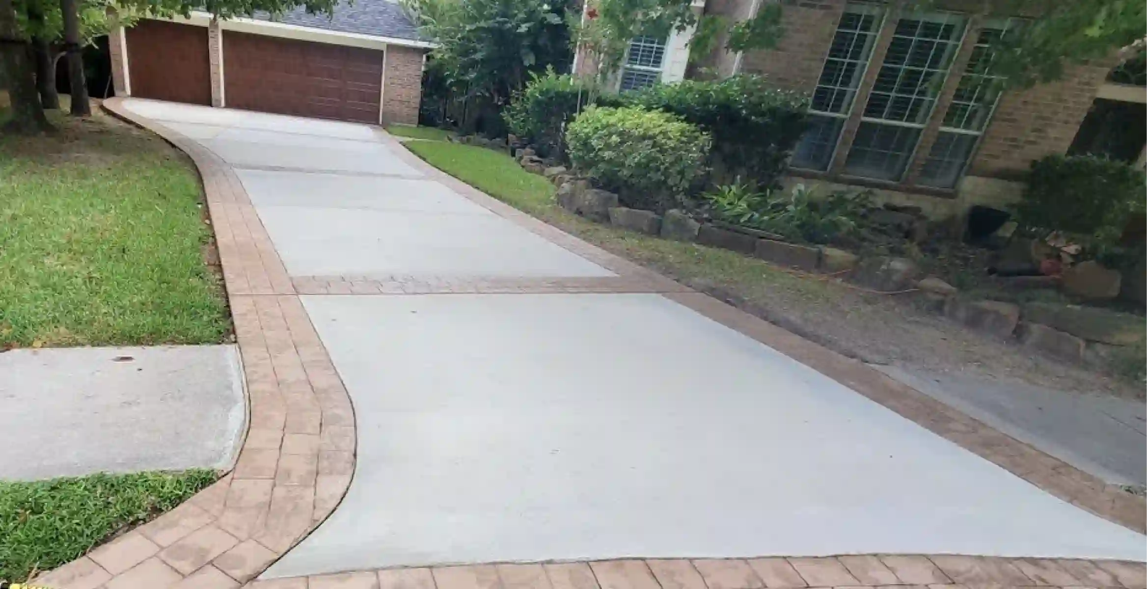 Concrete walkway in Spring, TX